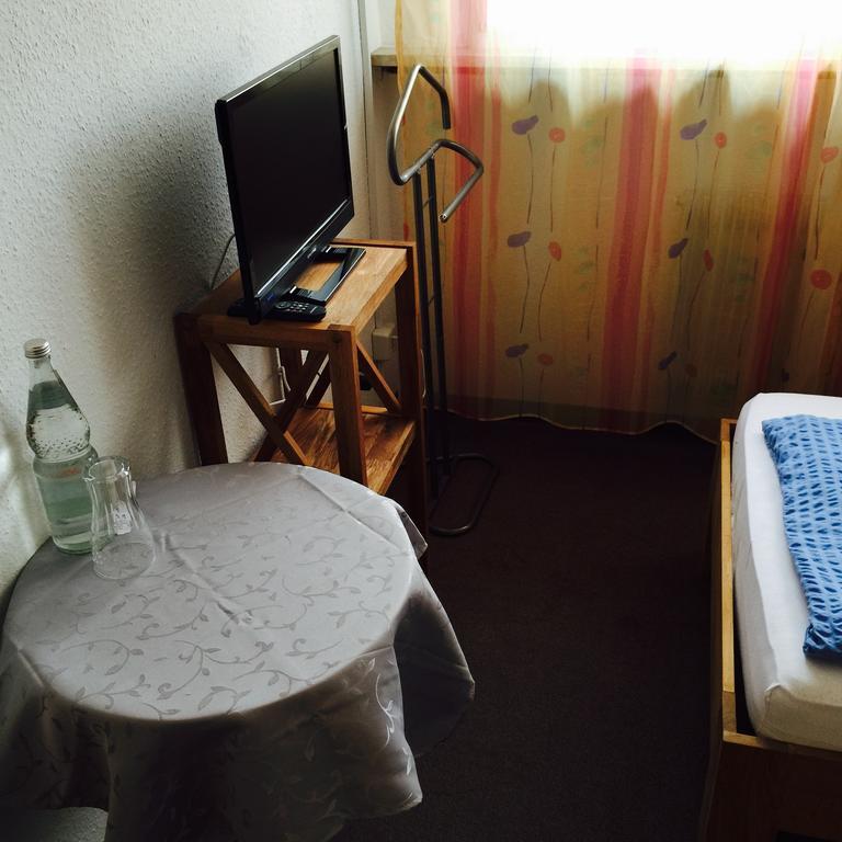 Hotel-Zahringerstube ノイエンビュルク・アム・ライン 部屋 写真